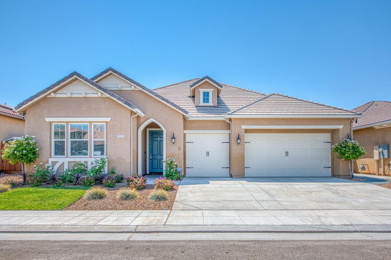 3932 Sussex Ave, Clovis, CA 93619