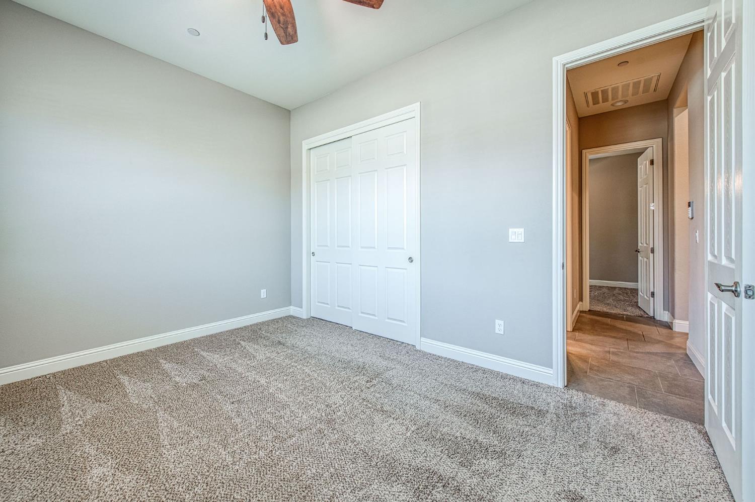 3932 Sussex Ave, Clovis, CA 93619