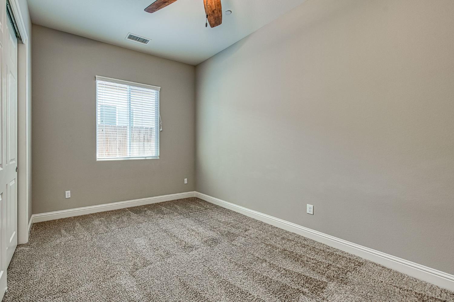 3932 Sussex Ave, Clovis, CA 93619