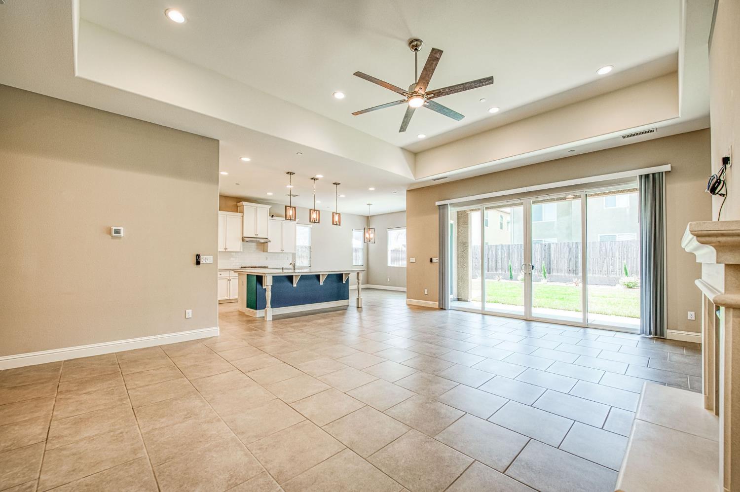 3932 Sussex Ave, Clovis, CA 93619