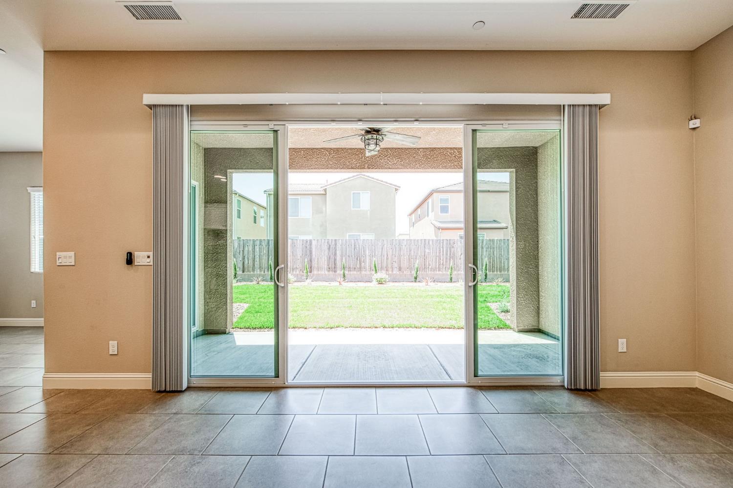 3932 Sussex Ave, Clovis, CA 93619