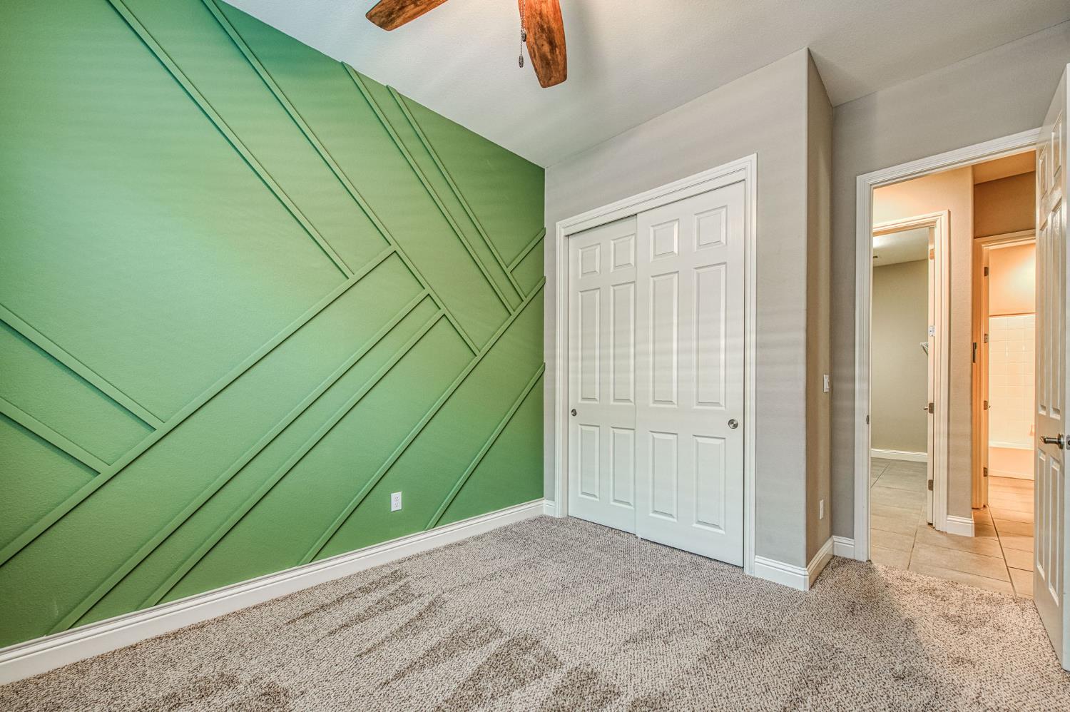 3932 Sussex Ave, Clovis, CA 93619