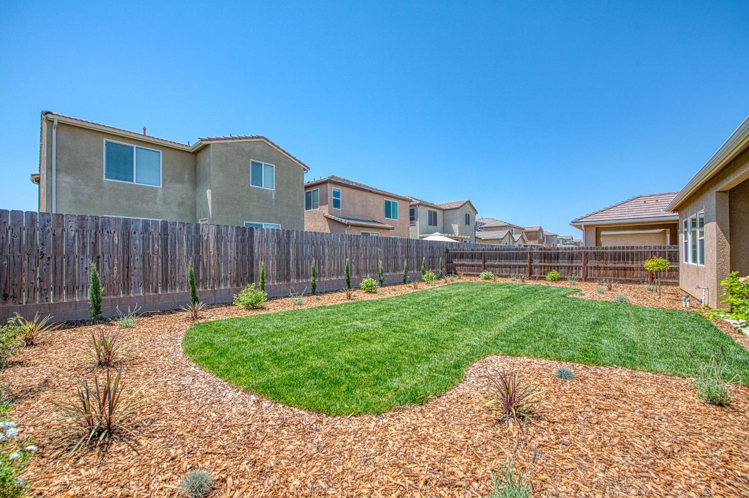 3932 Sussex Ave, Clovis, CA 93619