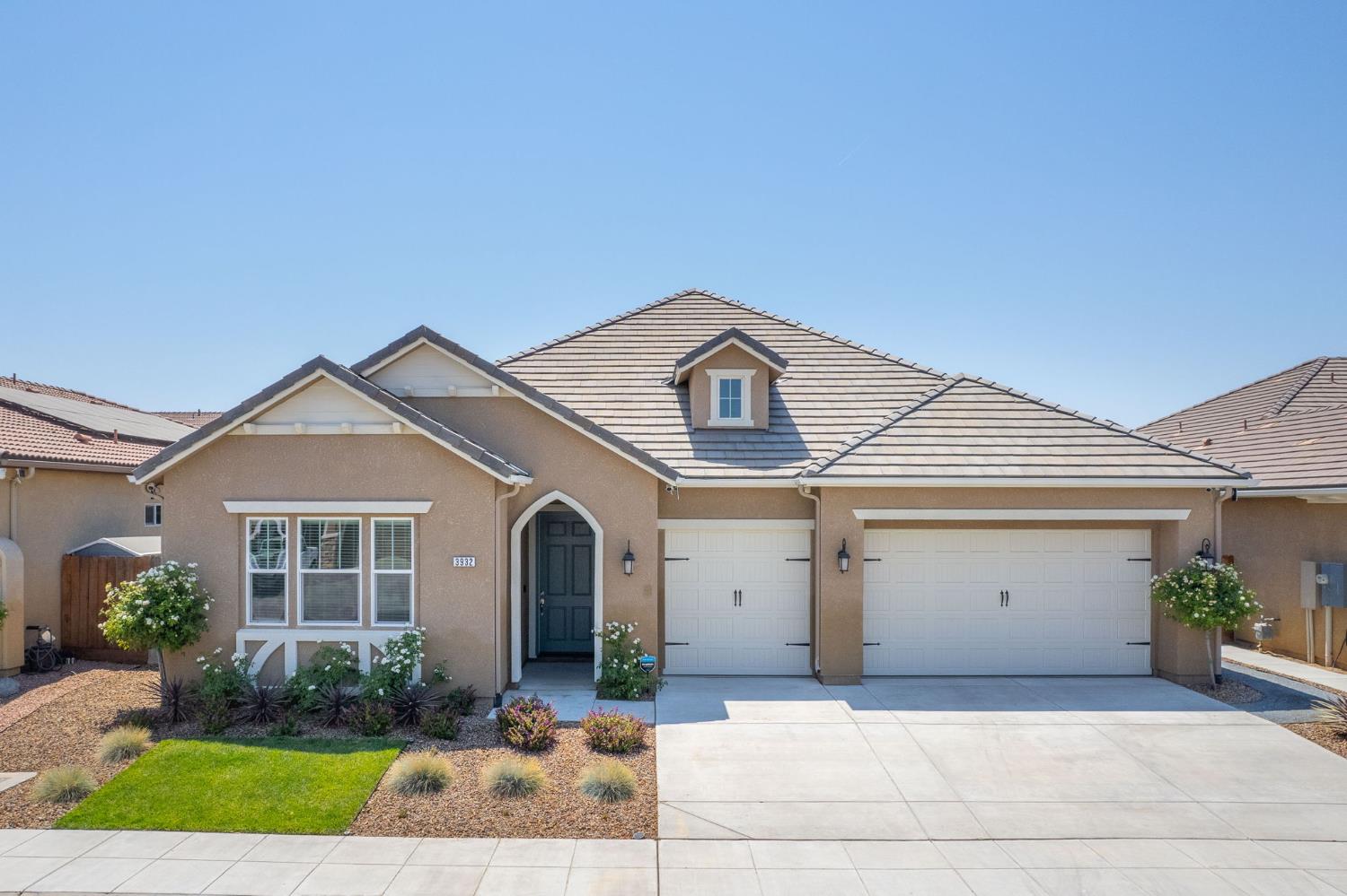 3932 Sussex Ave, Clovis, CA 93619