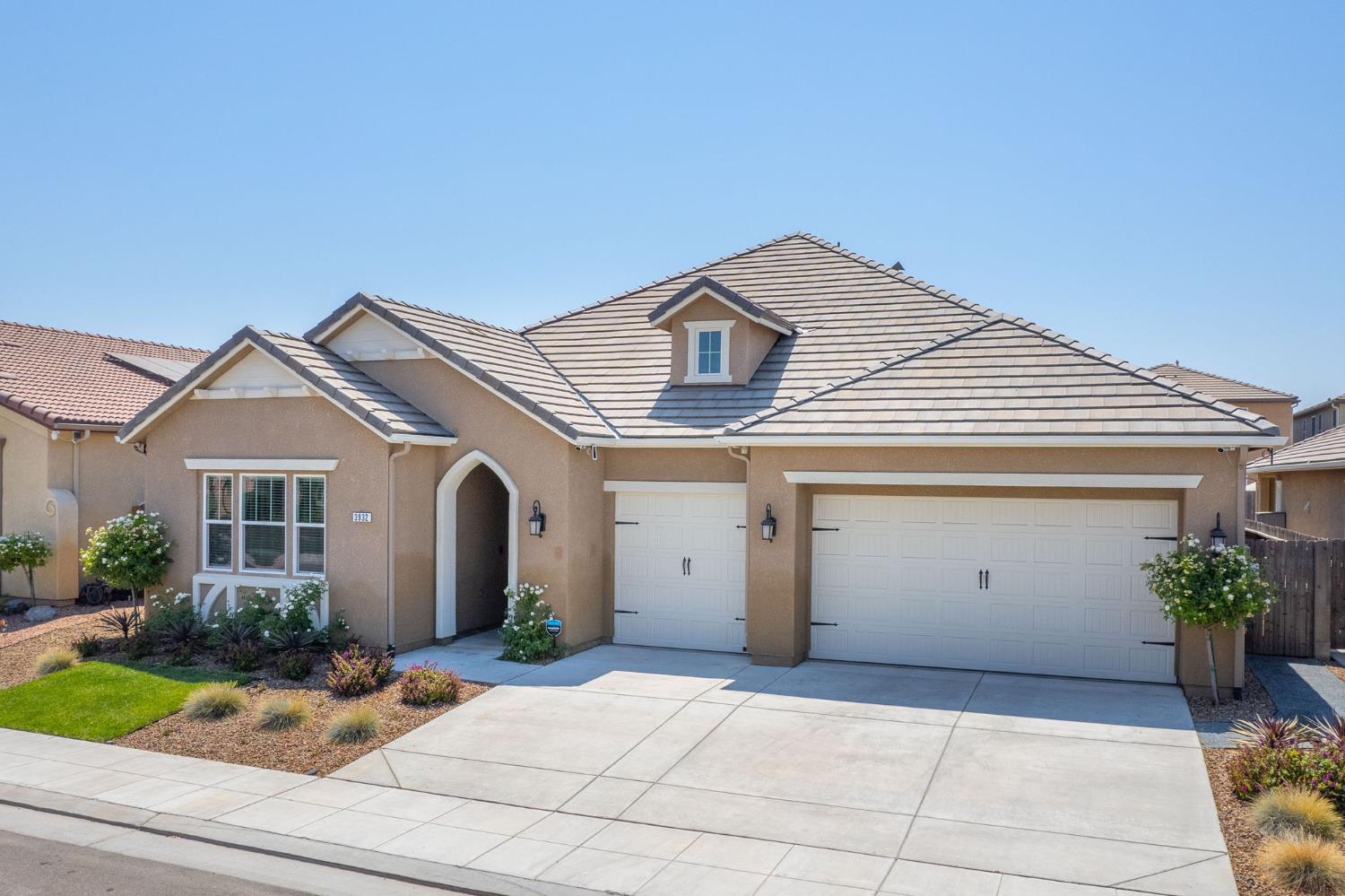 3932 Sussex Ave, Clovis, CA 93619
