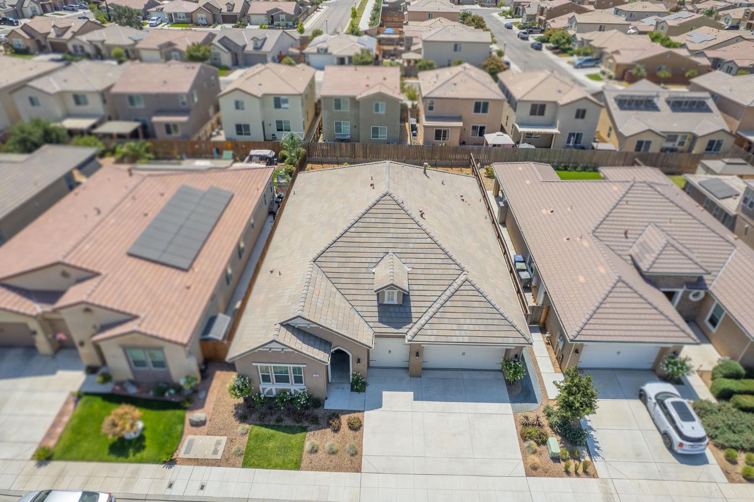 3932 Sussex Ave, Clovis, CA 93619