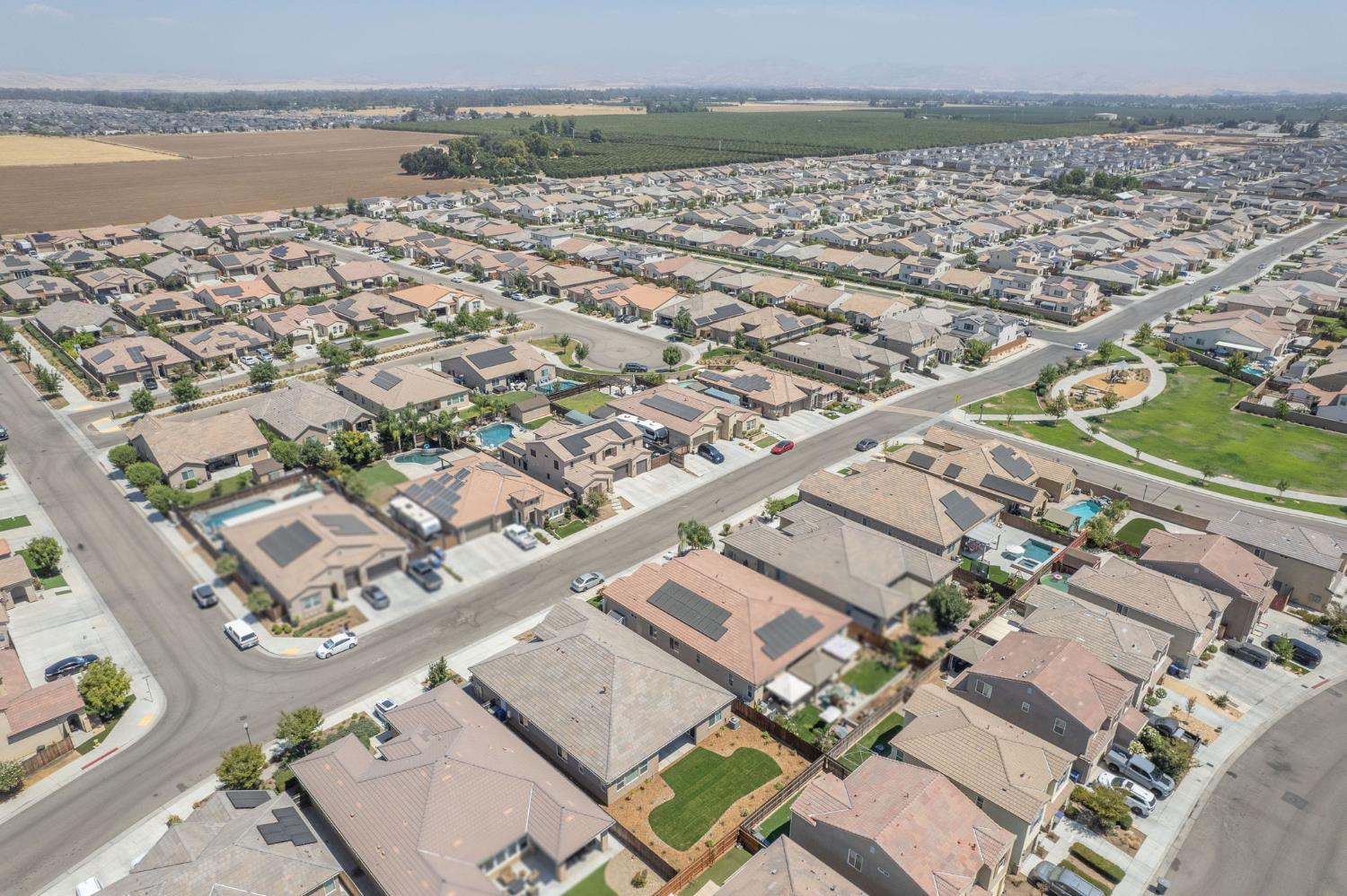 3932 Sussex Ave, Clovis, CA 93619