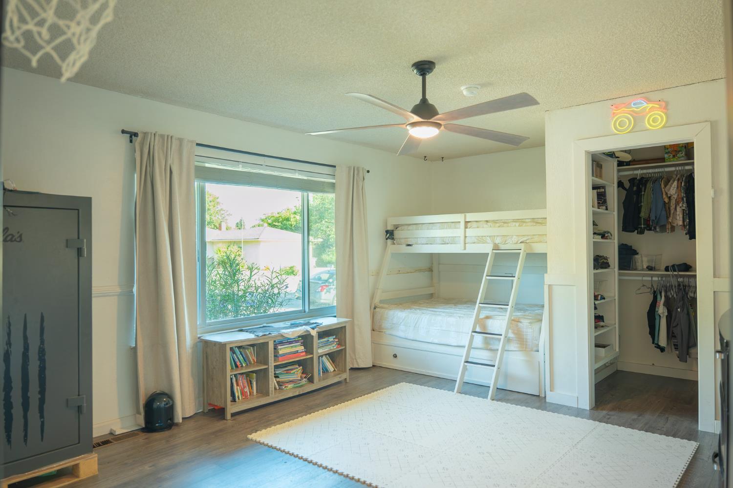 6753 N Durant Ave, Fresno, CA 93711