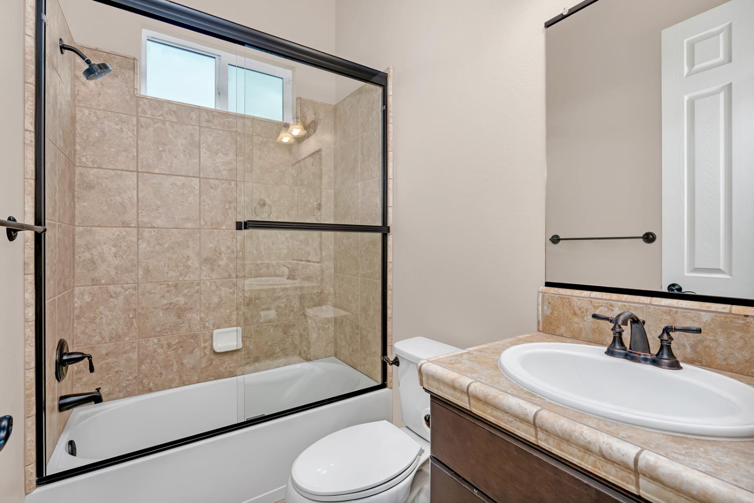 18677 Via Bellagio, Friant, CA 93626