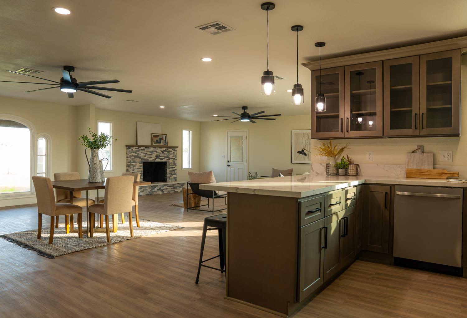 827 N Mccall Ave, Sanger, CA 93657