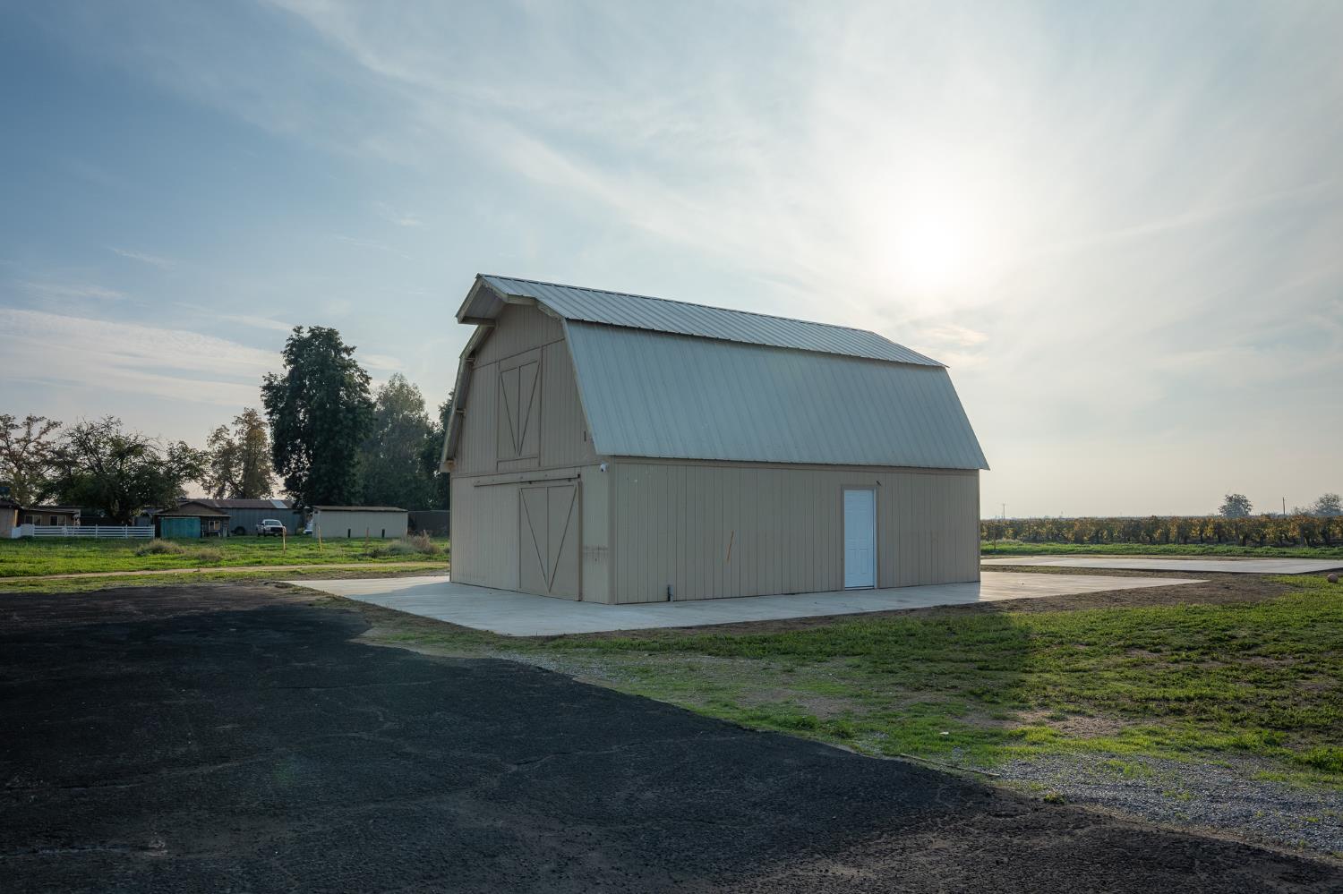 827 N Mccall Ave, Sanger, CA 93657