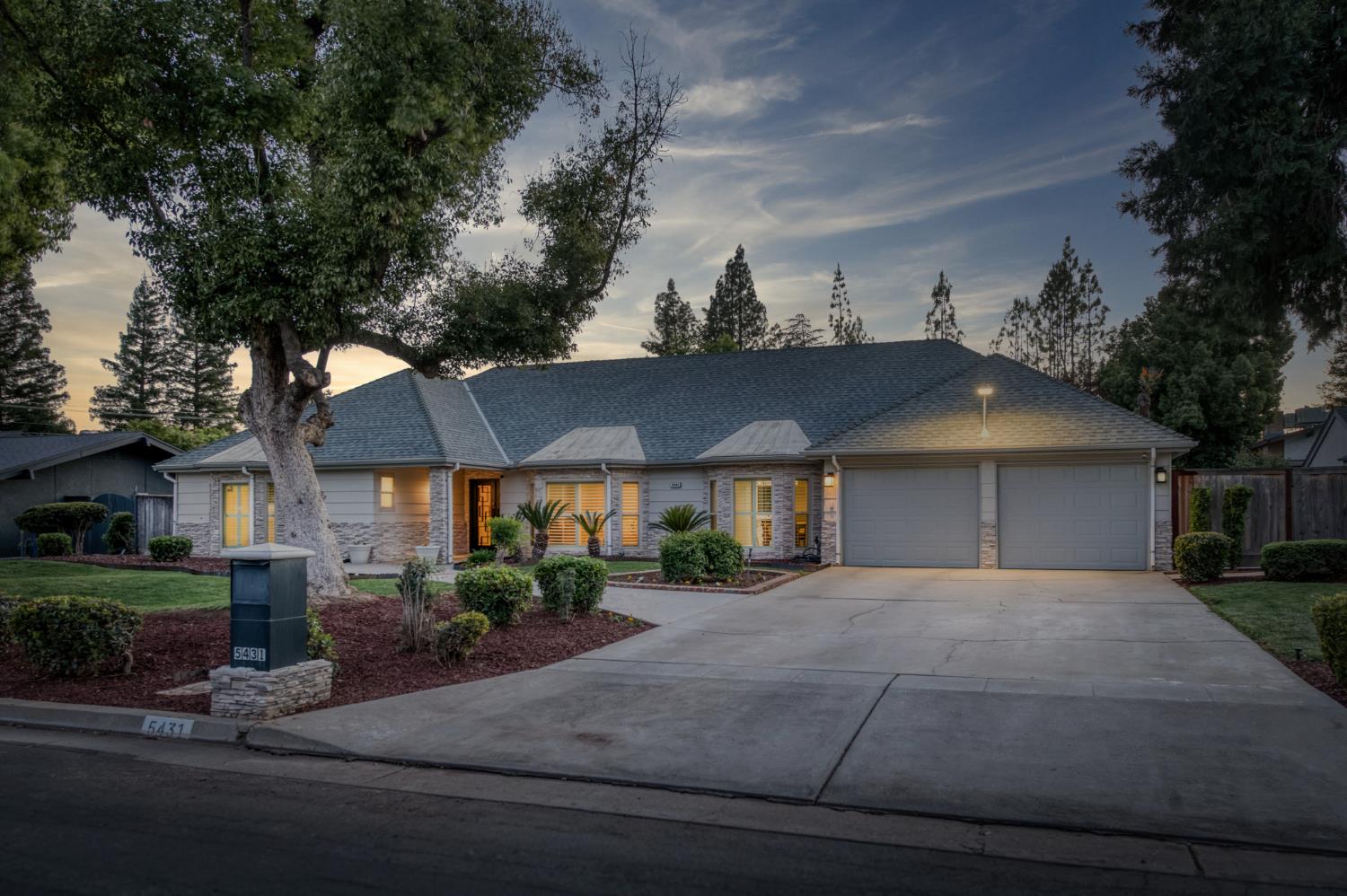 5431 N Kavanagh Ave, Fresno, CA 93711