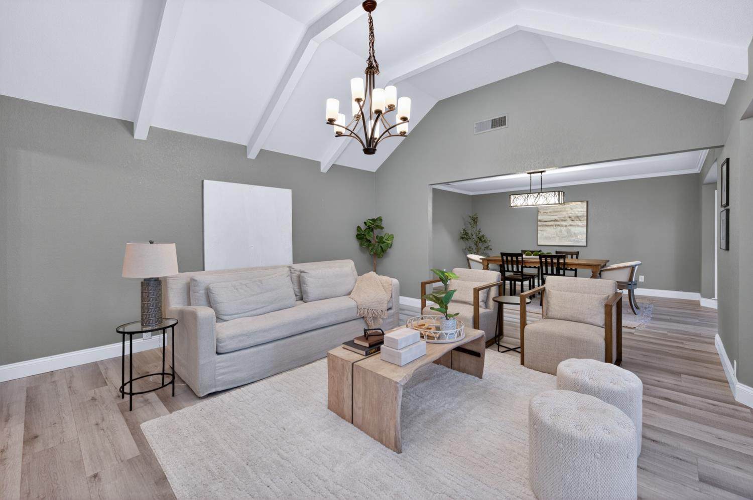 5431 N Kavanagh Ave, Fresno, CA 93711