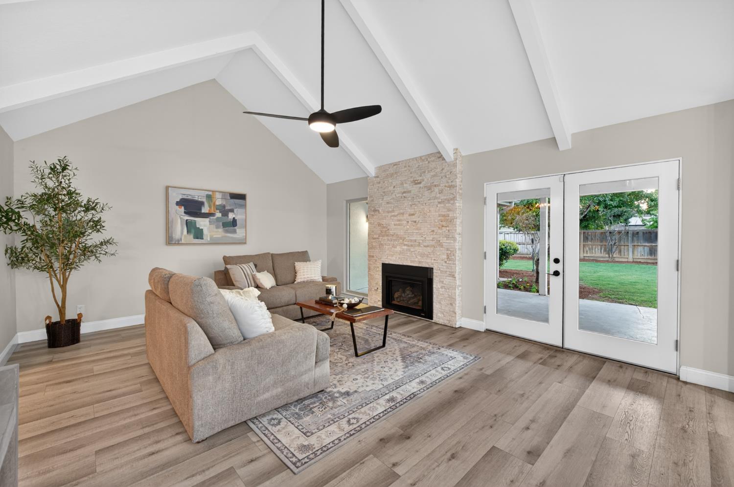 5431 N Kavanagh Ave, Fresno, CA 93711