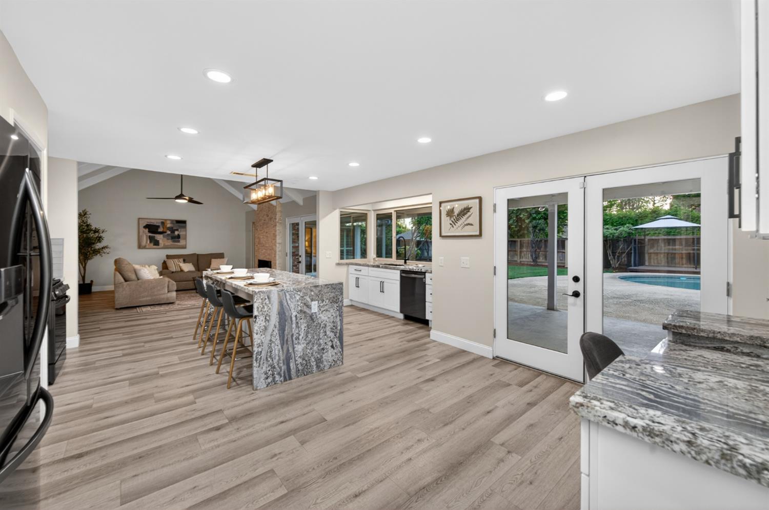 5431 N Kavanagh Ave, Fresno, CA 93711