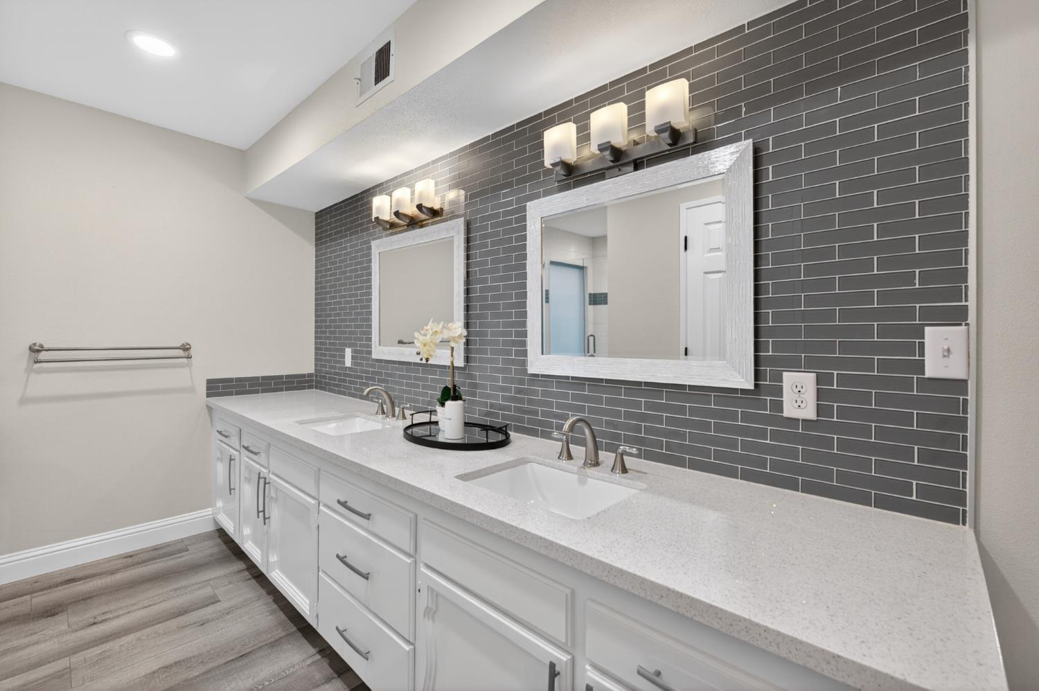 5431 N Kavanagh Ave, Fresno, CA 93711