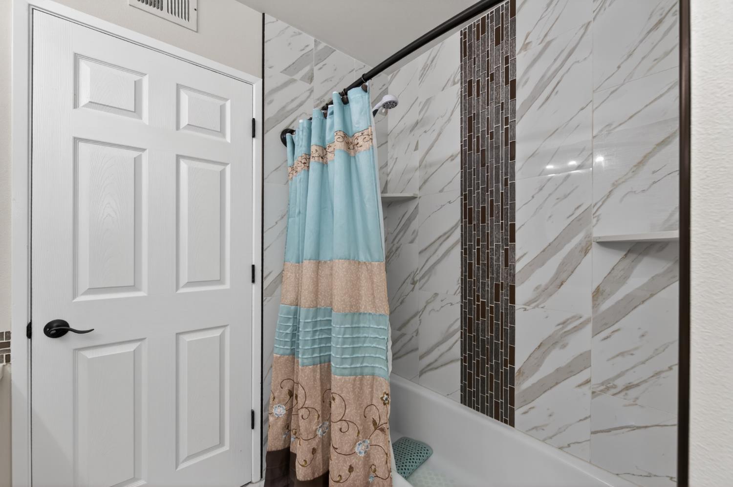 5431 N Kavanagh Ave, Fresno, CA 93711