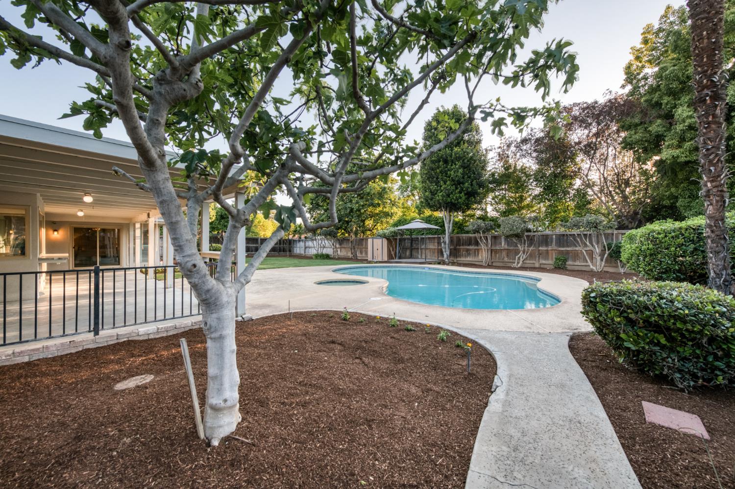 5431 N Kavanagh Ave, Fresno, CA 93711