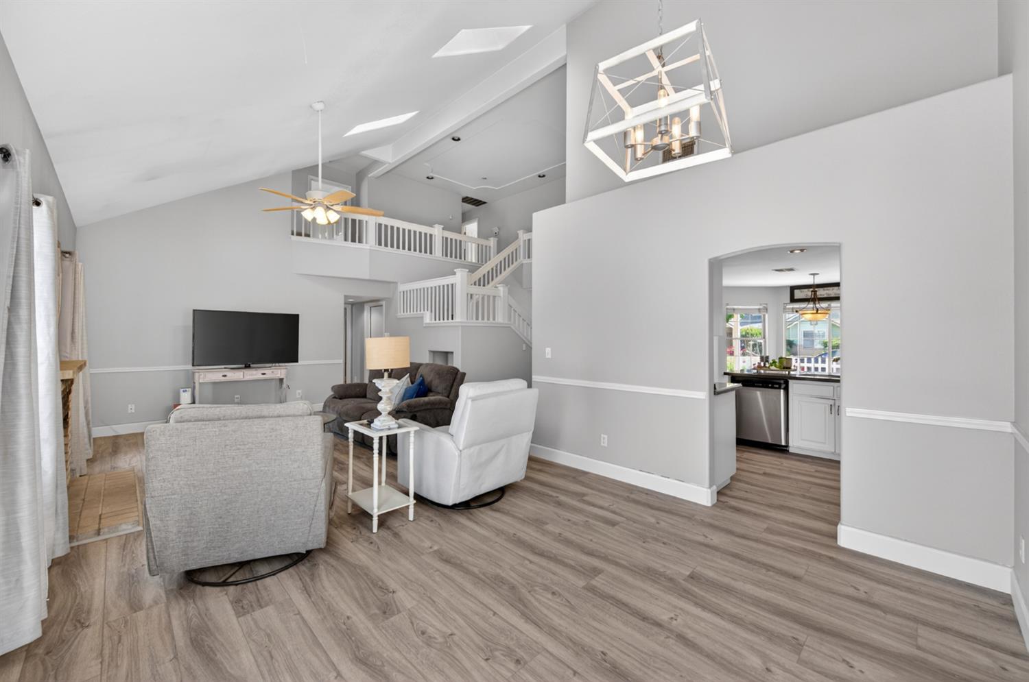 2384 E Quincy Ave, Fresno, CA 93720