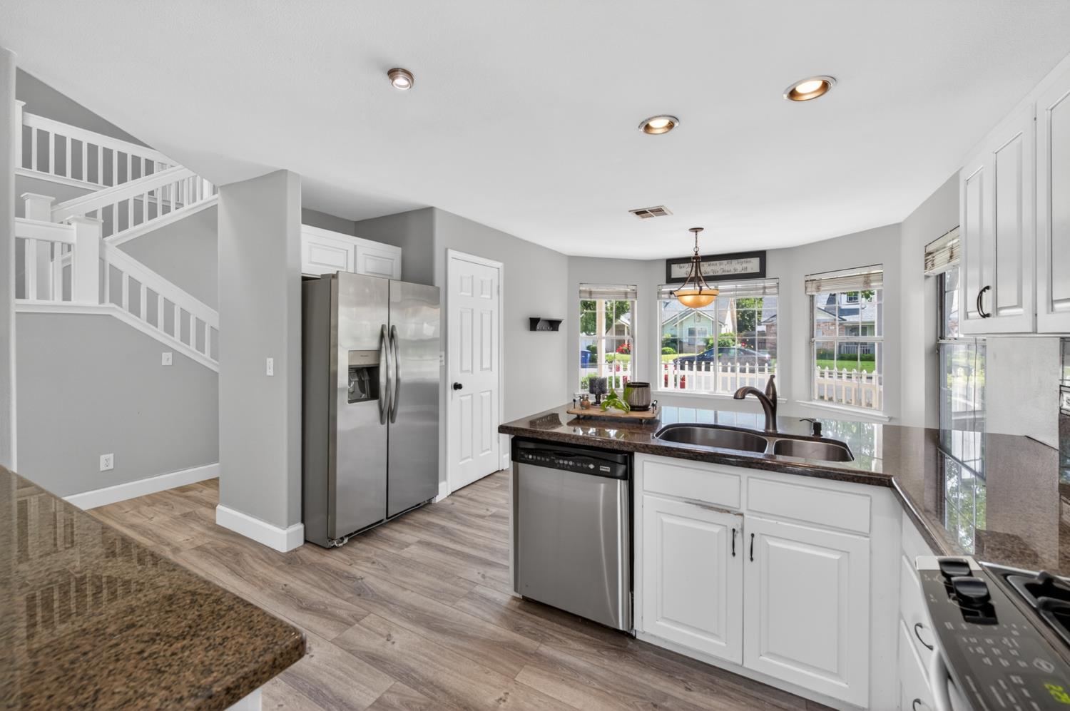 2384 E Quincy Ave, Fresno, CA 93720