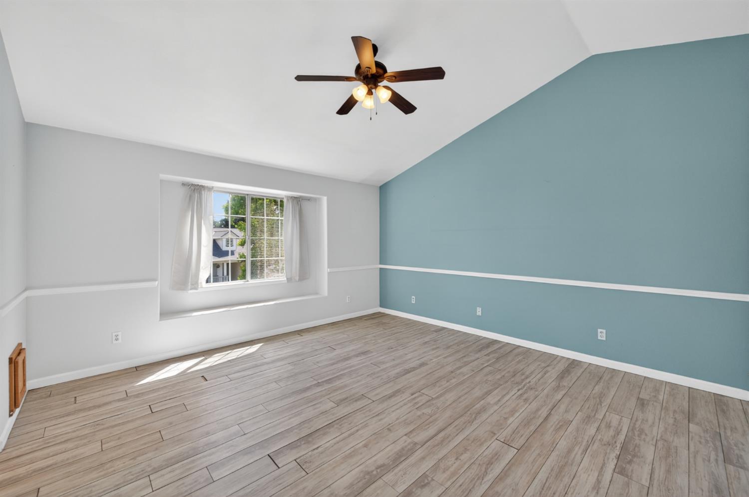 2384 E Quincy Ave, Fresno, CA 93720