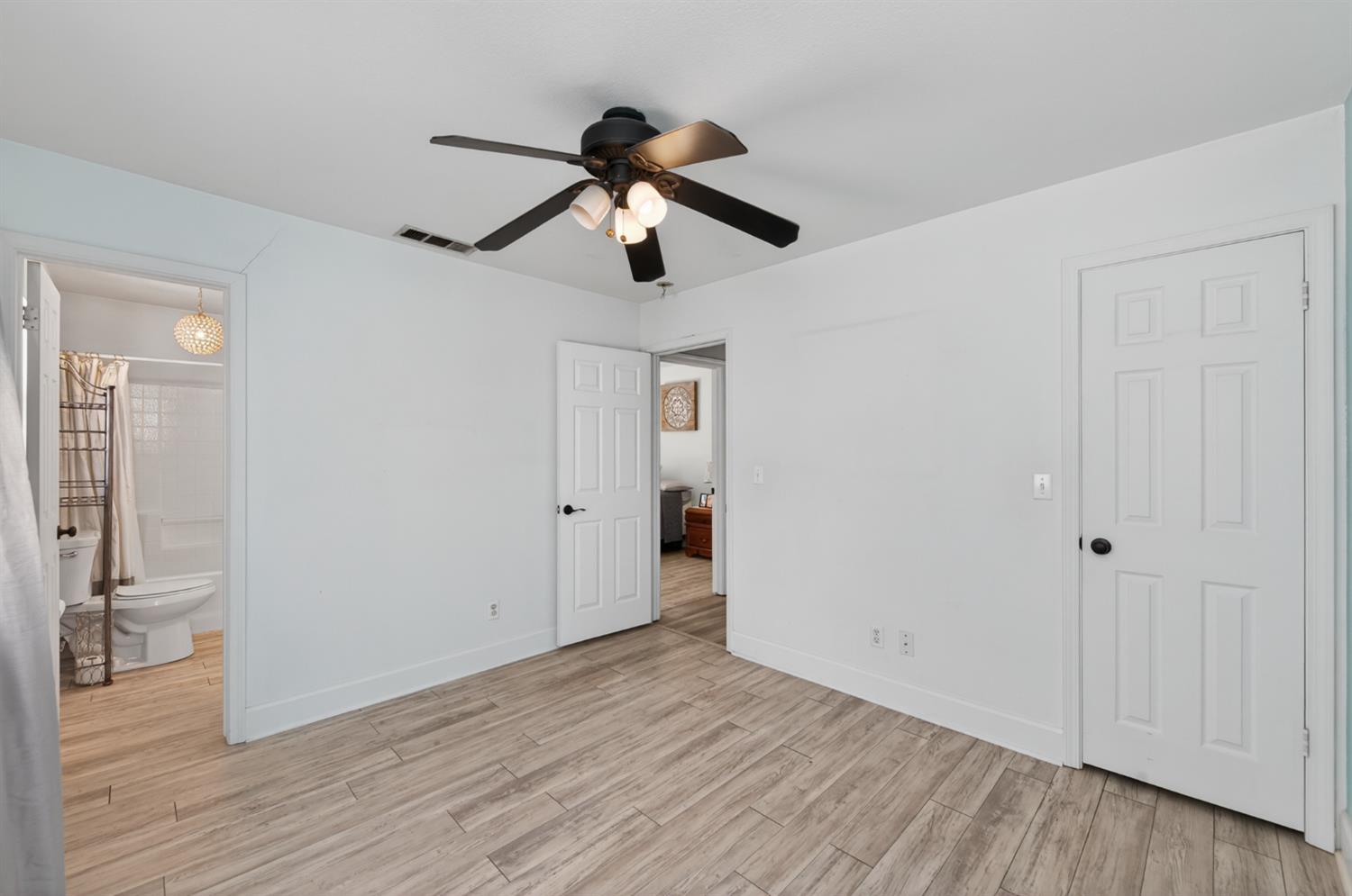 2384 E Quincy Ave, Fresno, CA 93720