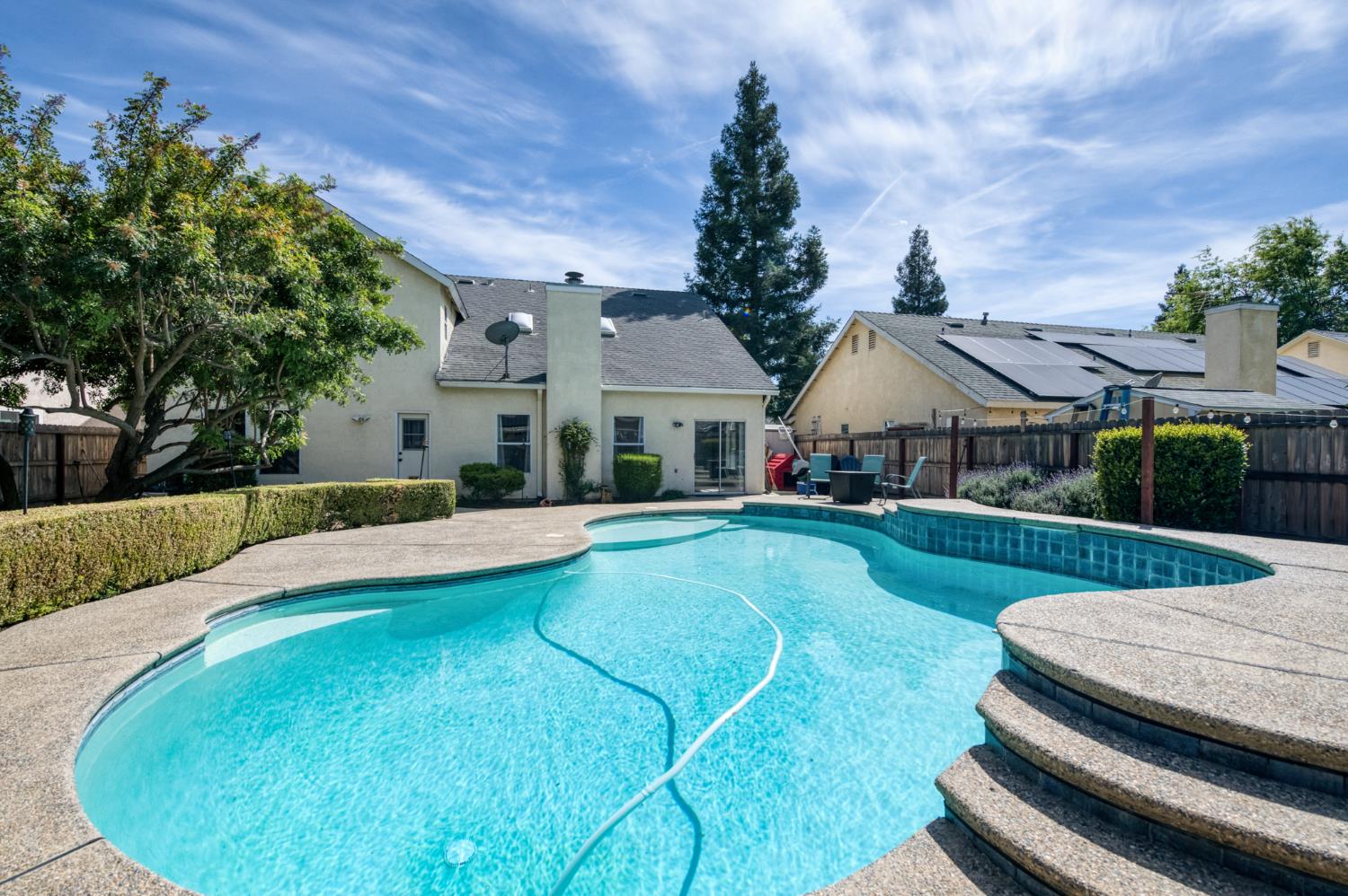 2384 E Quincy Ave, Fresno, CA 93720