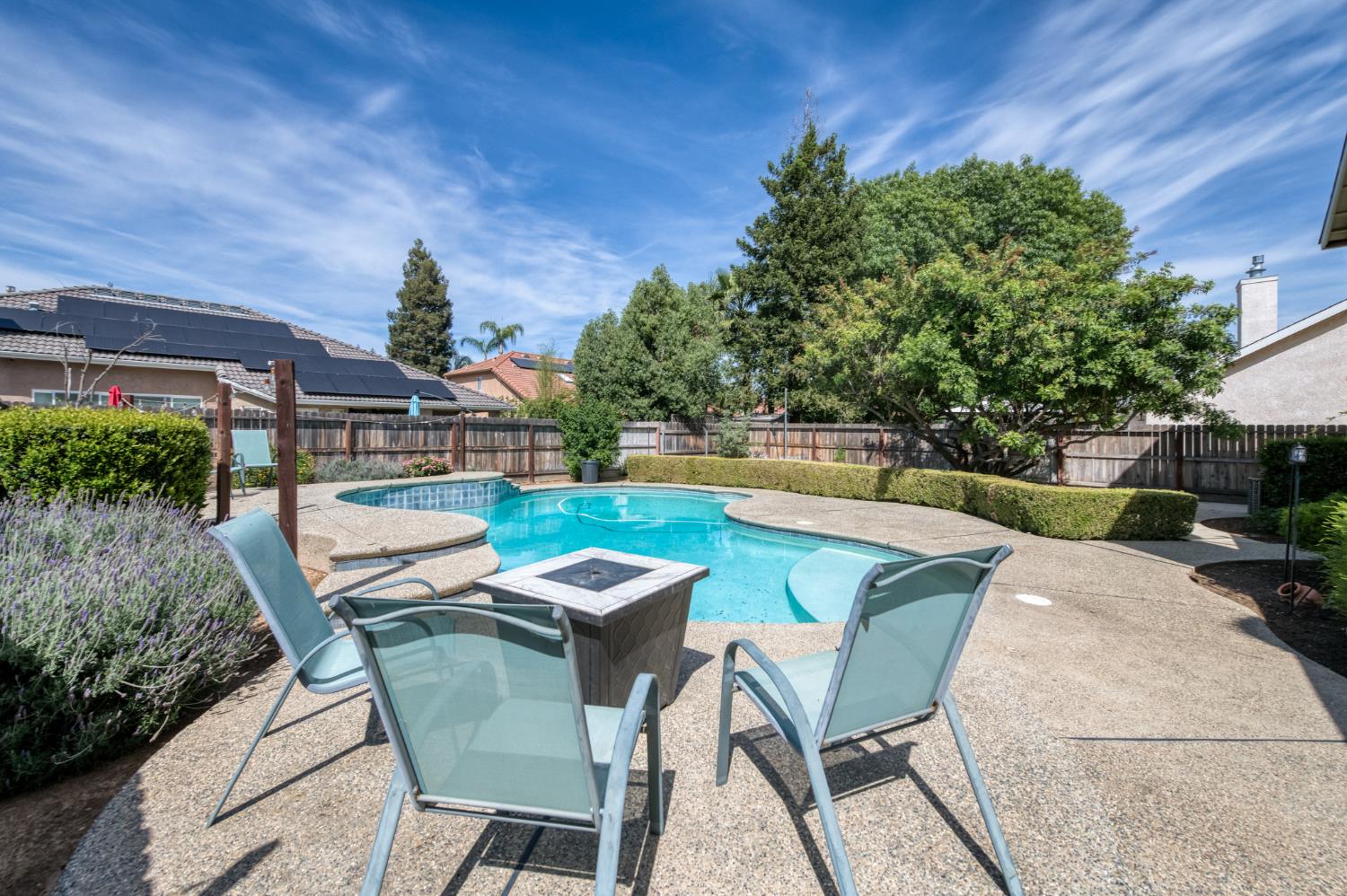 2384 E Quincy Ave, Fresno, CA 93720