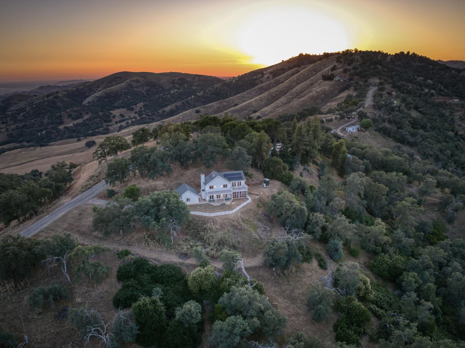 30547 Seminole Rd, Tollhouse, CA 93667