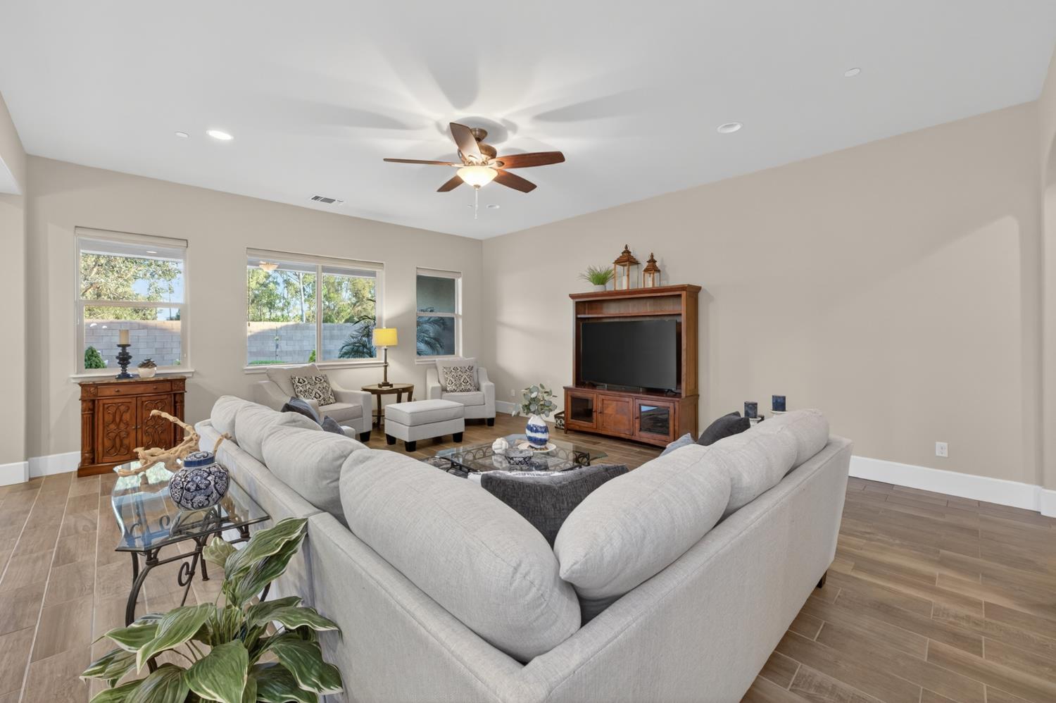 3096 Kenosha Ave, Clovis, CA 93619