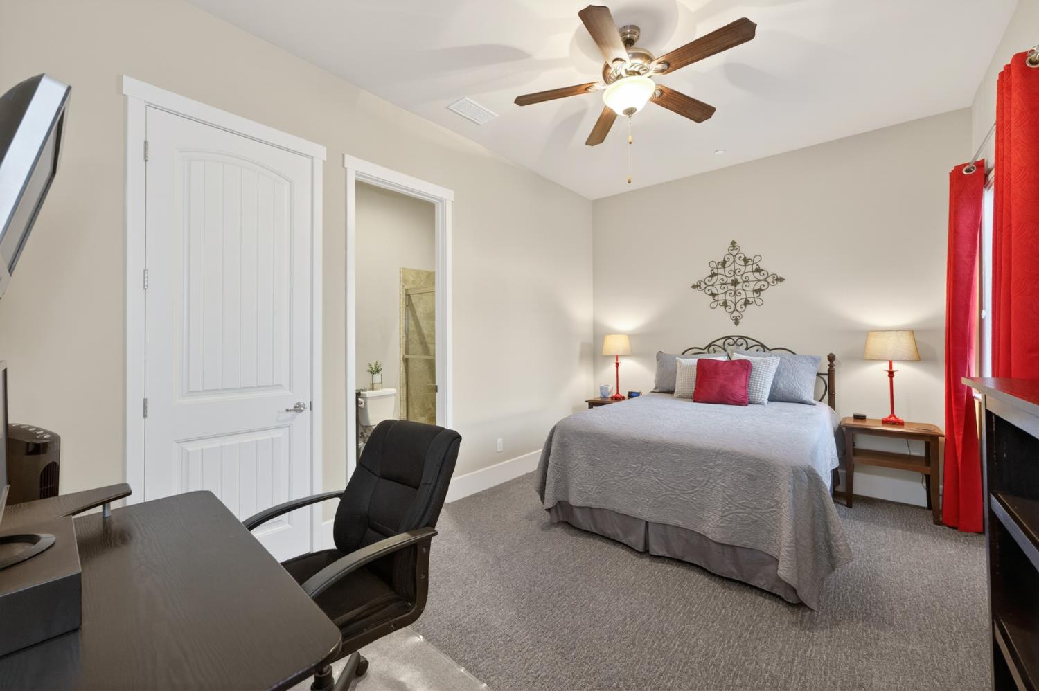 3096 Kenosha Ave, Clovis, CA 93619