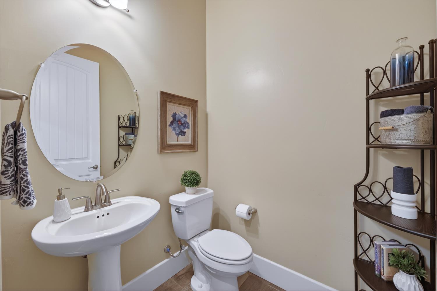 3096 Kenosha Ave, Clovis, CA 93619