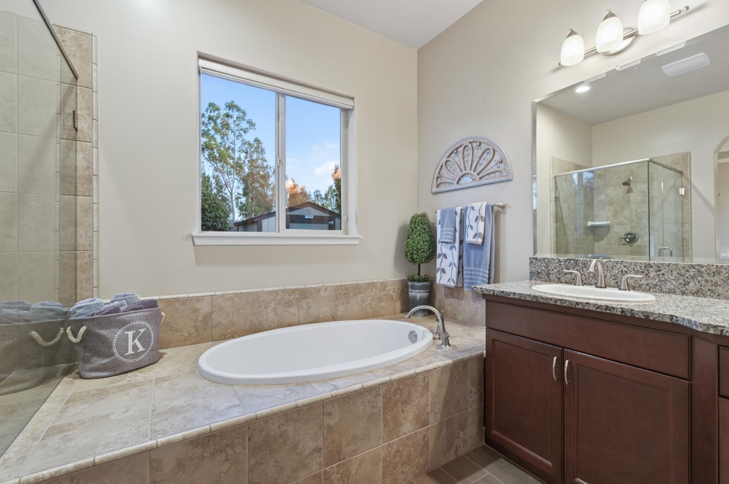 3096 Kenosha Ave, Clovis, CA 93619